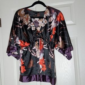 Kimono-like blouse